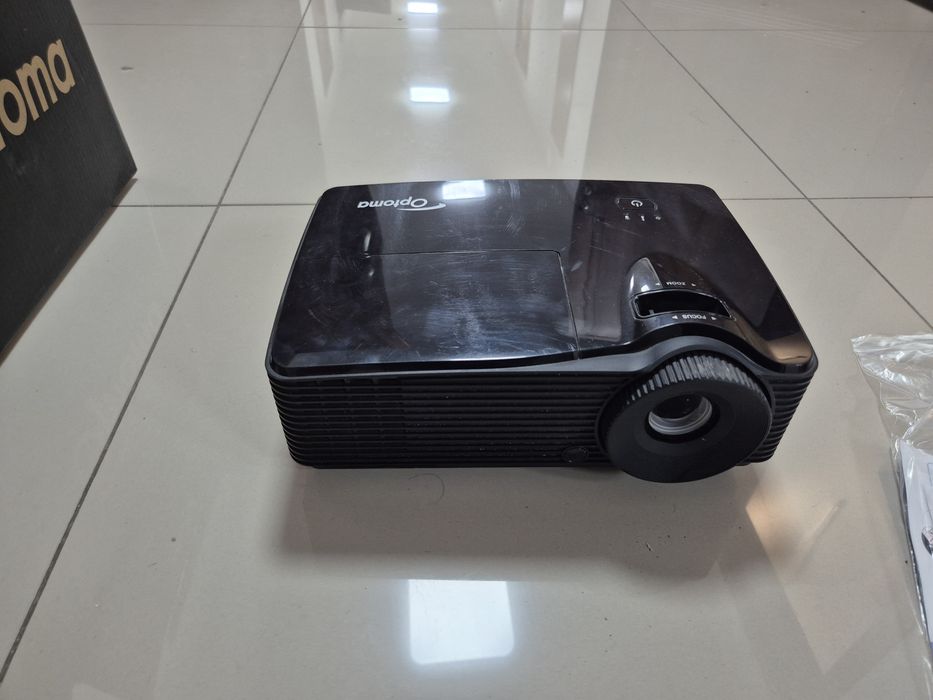 Продам проектор Optoma W312 + экран в комплекте
