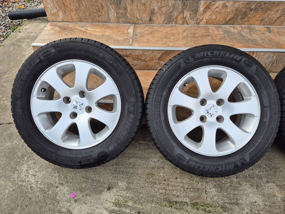 Jante R15 4x108 cu anvelope vară Michelin 195/65R15