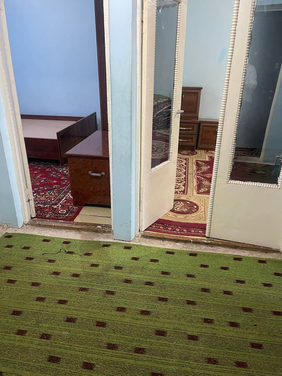 2 xonali kv ijaraga beriladi.