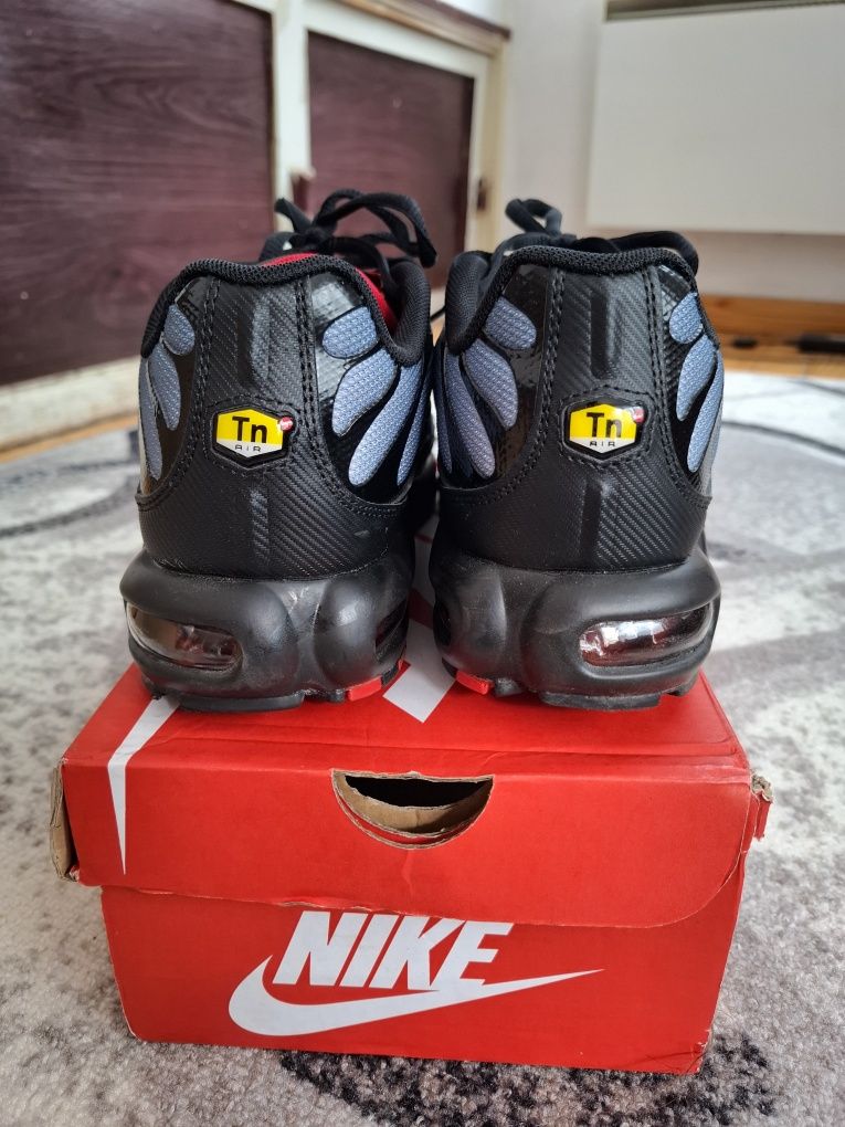 Продавам обувки Nike Air Max Plus TN