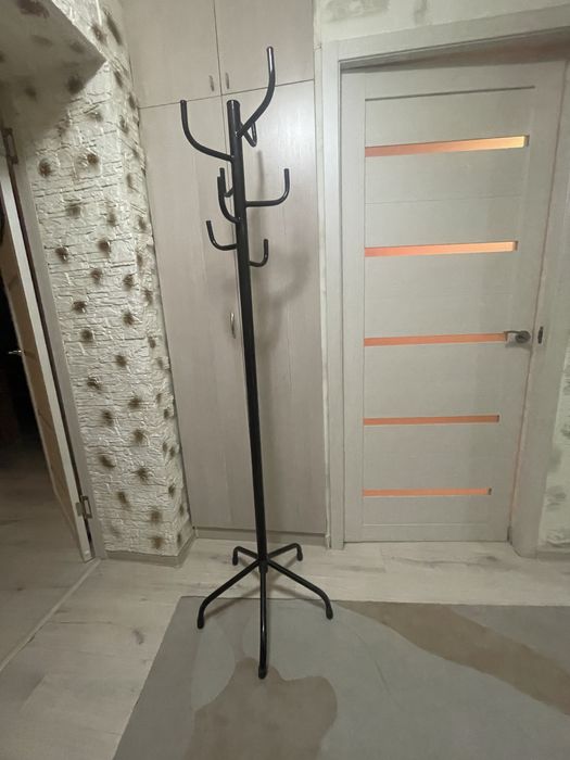 Продам вешалку б/у