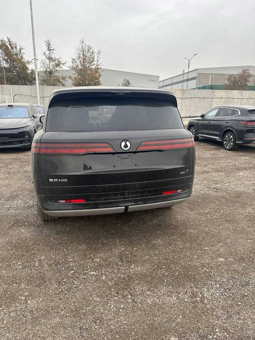 Продается гибридный внедорожник Denza N9 (full version)