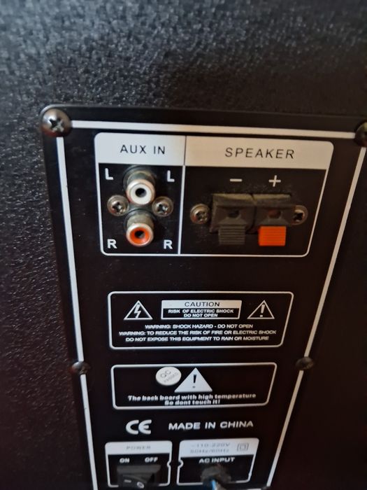 Vând boxe profesionale