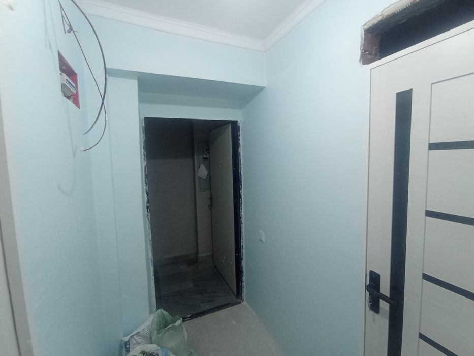 Qoyliq ota masjidi orqasida 1 xonali yangi bitgan uy minus 1 etajda