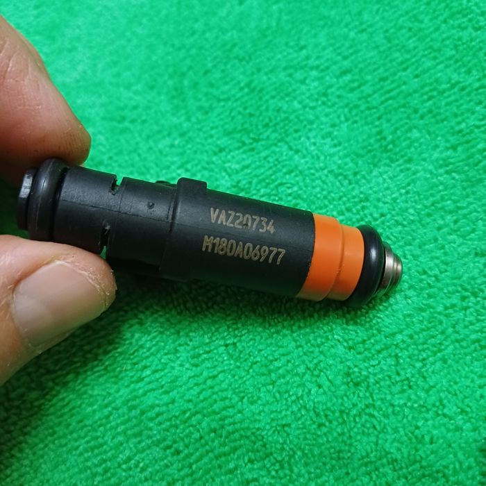 Продаютя инжектора на VAZ20734 фирмы DEKA.