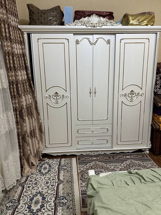 Spalni mebel sotiladi