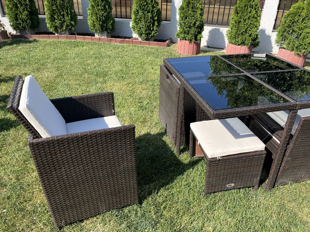 Set mobilier gradina ratan - masa + scaune + suporti picioare