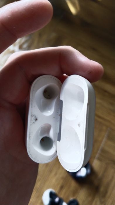 Продам кейс от наушников срочно