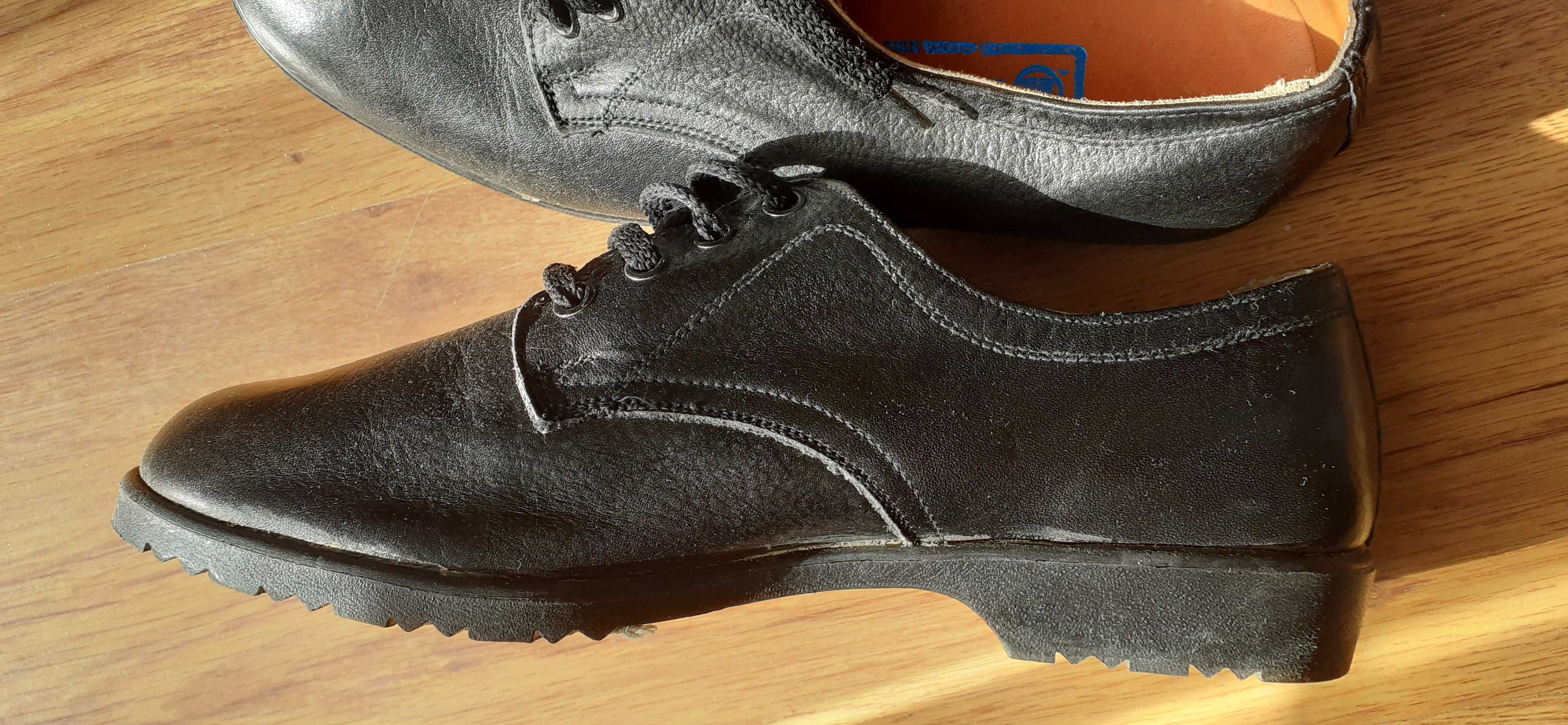 Стабилни, нови, български обувки,, ест.кожа, шита подметка, N°=40-41.