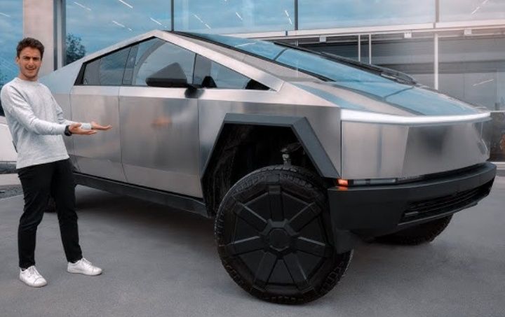 Tesla Cybertrack MAKET