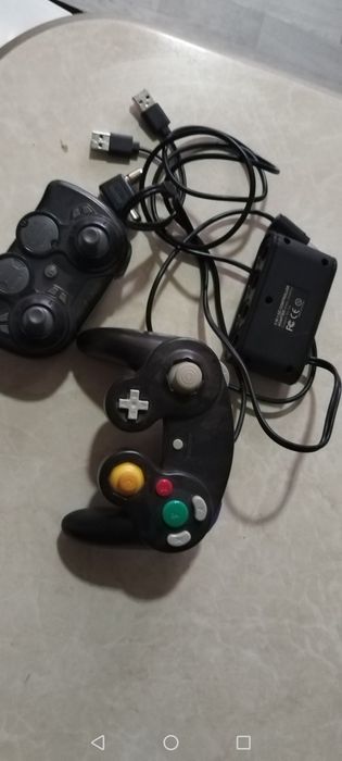 Комплект GameCube — 2 геймпада + адаптер (в хорошем состоянии)