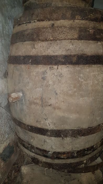 Стари дъбови бурета