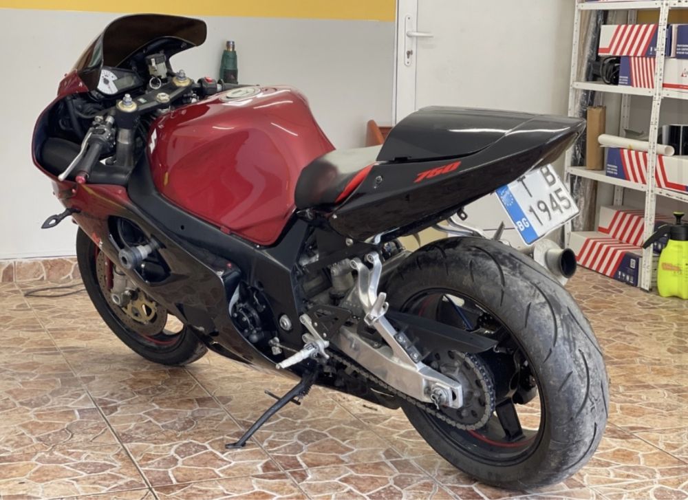Suzuki GSX-R 750