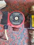 Vând 2 pompe recirculare apa si boiler termoelectric  120l.