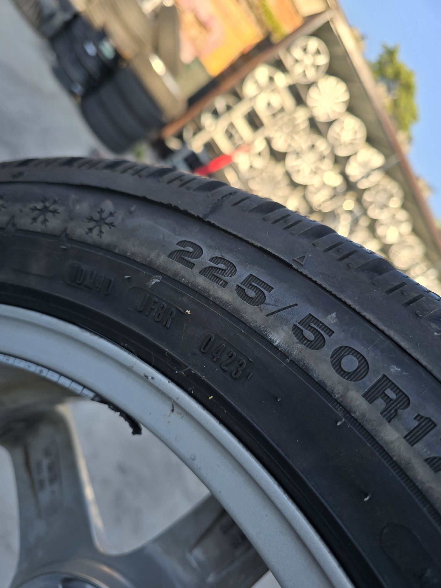 4 Броя 225/50/17 Dunlop 2x8,2mm 2x7,8mm 23dot