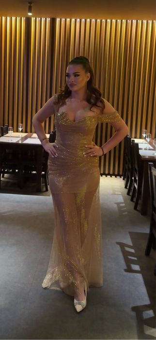 Rochita evenimente, purtata o singura data