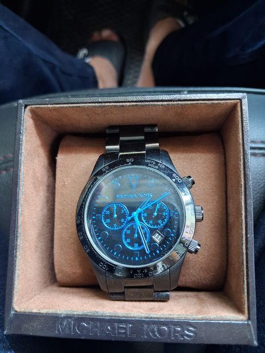 Срочно продаю оригиналние часи