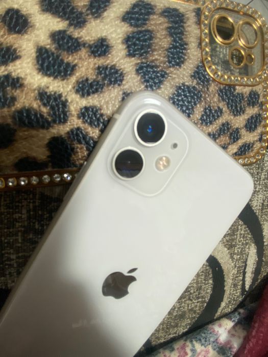 iPhone 11 culoare alb