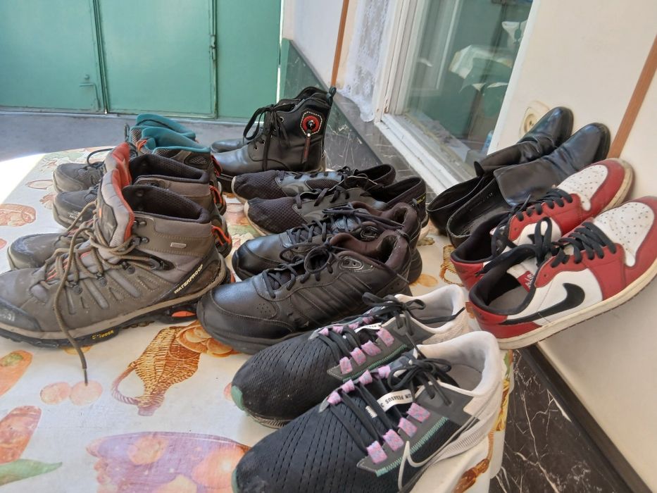 Ботинки спортивные .