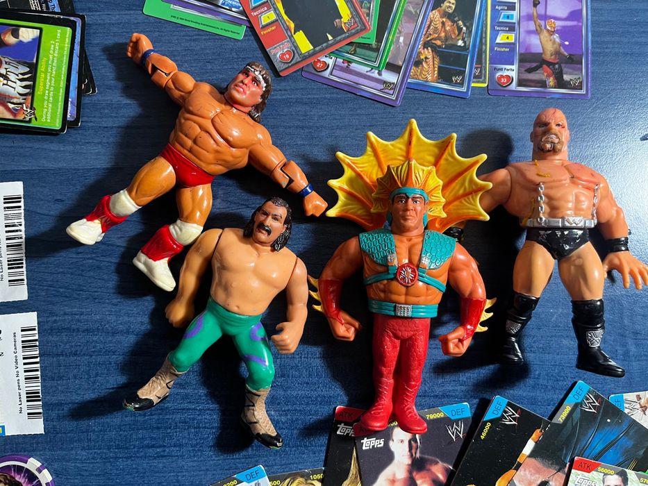 WWE wrestling jucarii figurine raw topps cartonase chipz colectie
