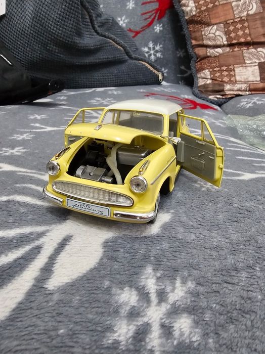Macheta metalica lloyd alexander ts scara 1:18