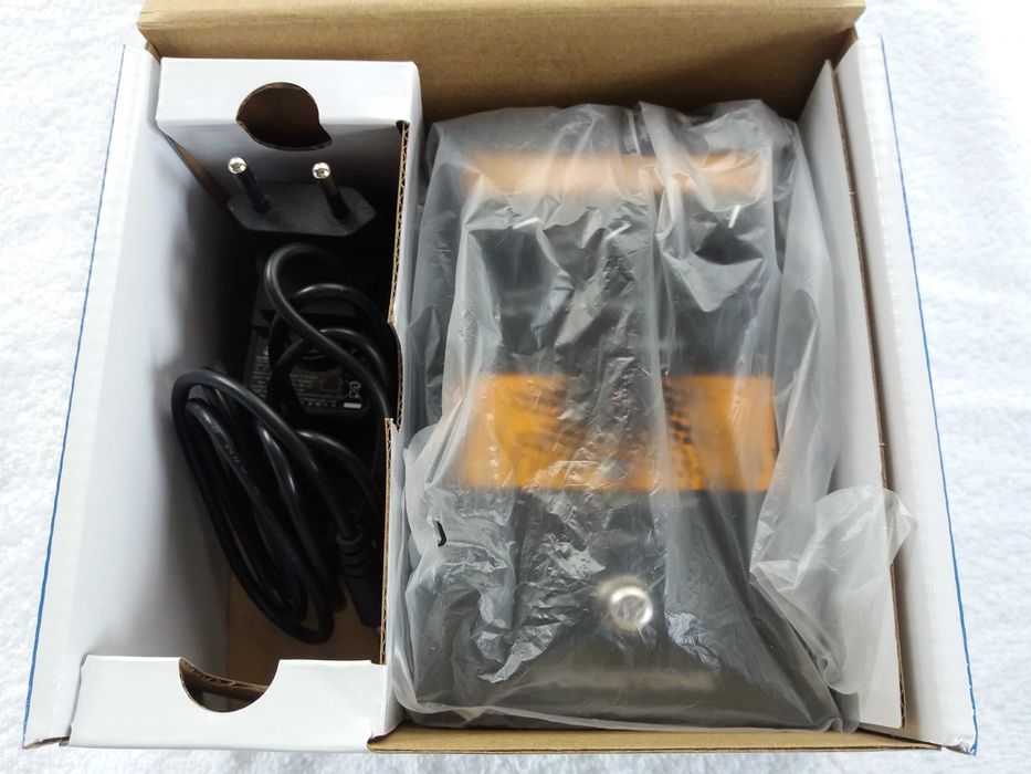 Вокален процесор за ефекти TC-Helicon VoiceTone E1 (ехо)