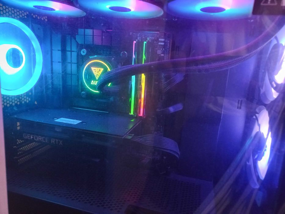 Gaming PC- RTX 3060 ti, i7-14700kf, 32GB DDR5, 2TB SSD с Гаранция.