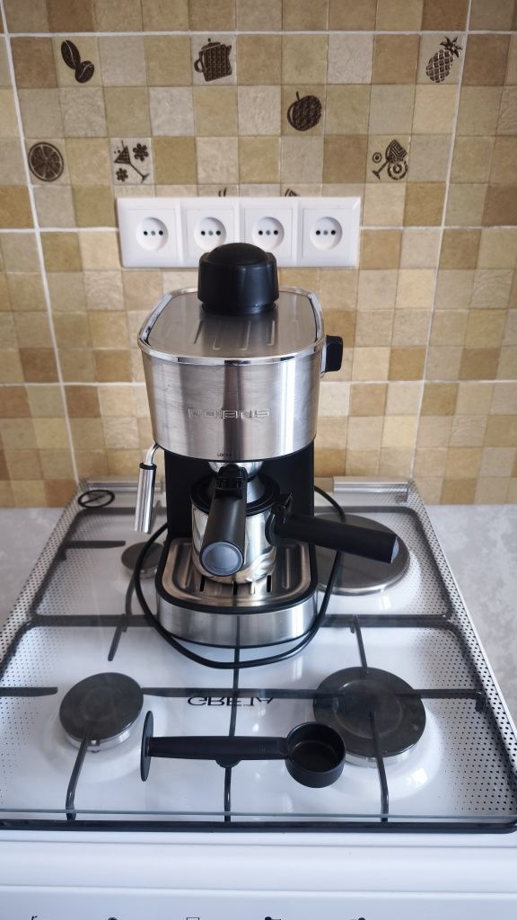 Продам кофеварку Polaris PCM 4008 AL