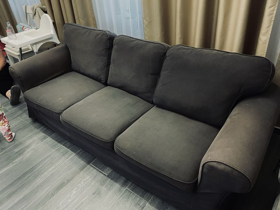 Canapea Ikea, confortabila, ideala pentru living sau camera de zi
