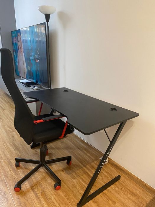 Birou gaming impecabil 60×120