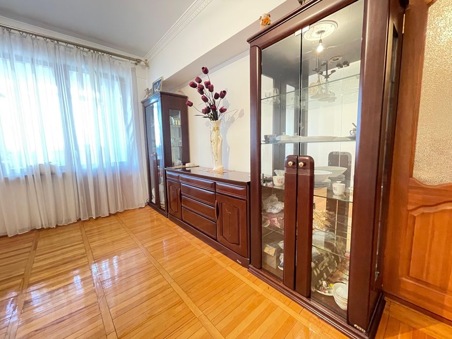 Комод горка в гостиную