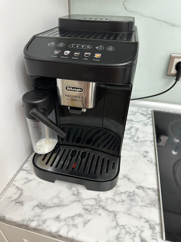 Продается кофемашина Delonghi ECAM290.61.B