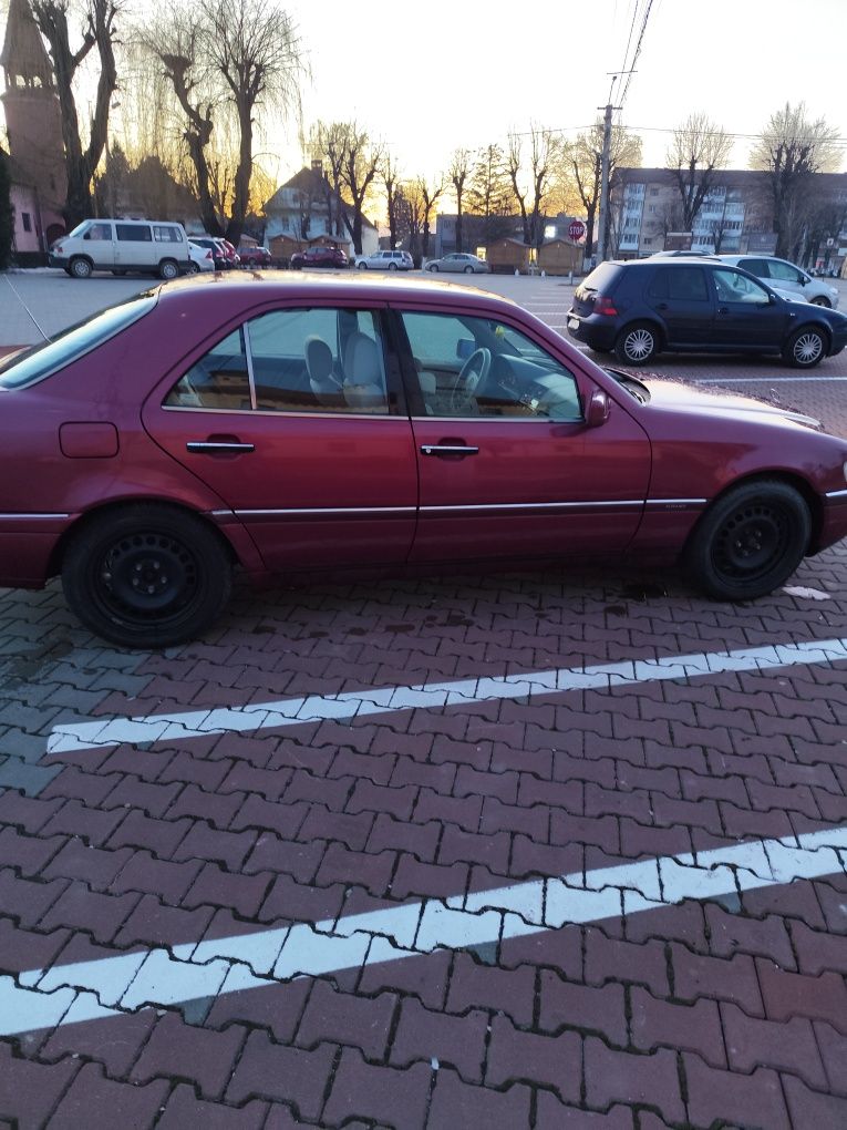 Dezmembrez Mercedes C200,an 1995,w 202, 136 CP,