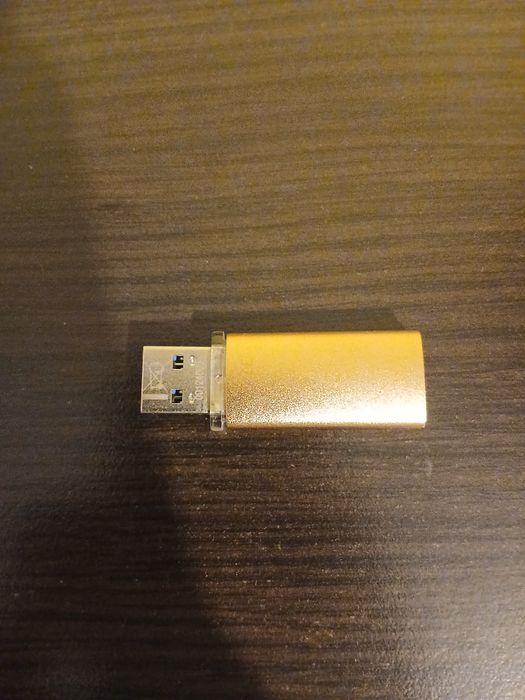 Vând stick cu windows 10/11