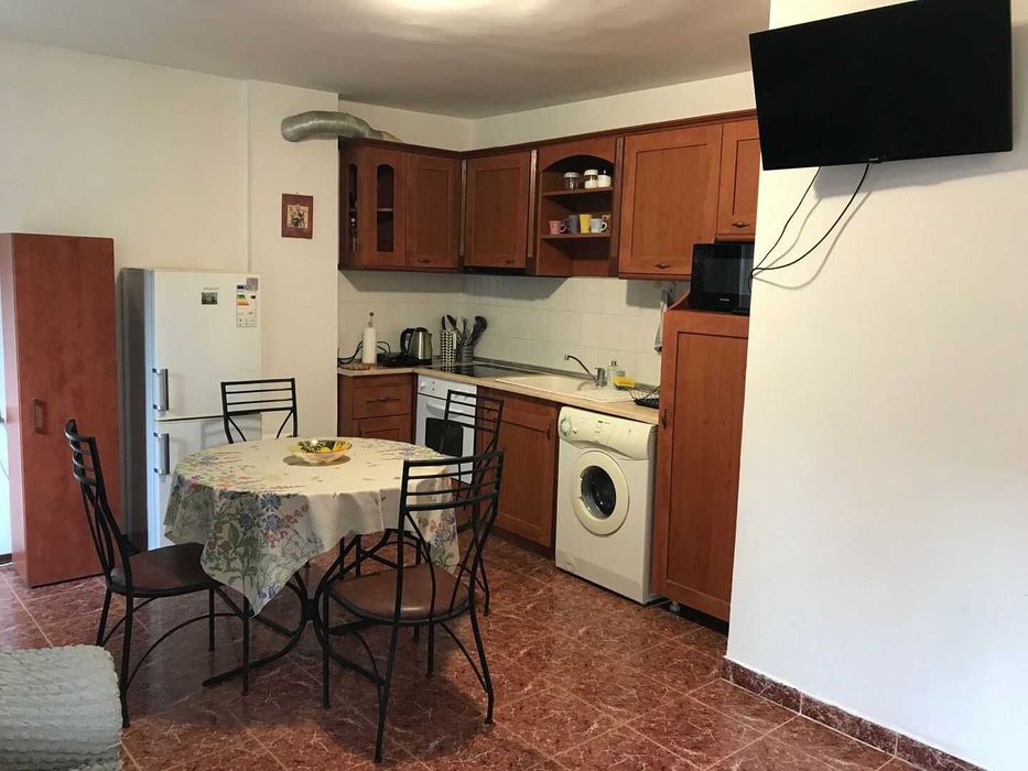 Дава се под наем Двустаен апартамент в Варна, Погреби - 70 кв.м за 489.6 € - Снимка #2