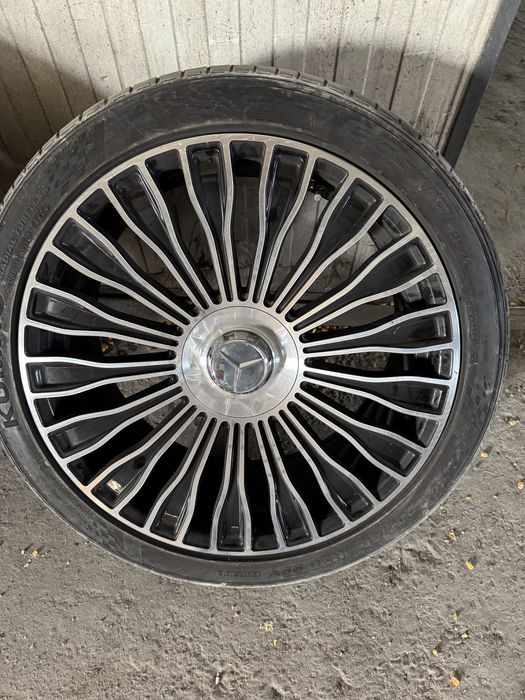 Roti Mercedes Benz S Class W222 model Maybach