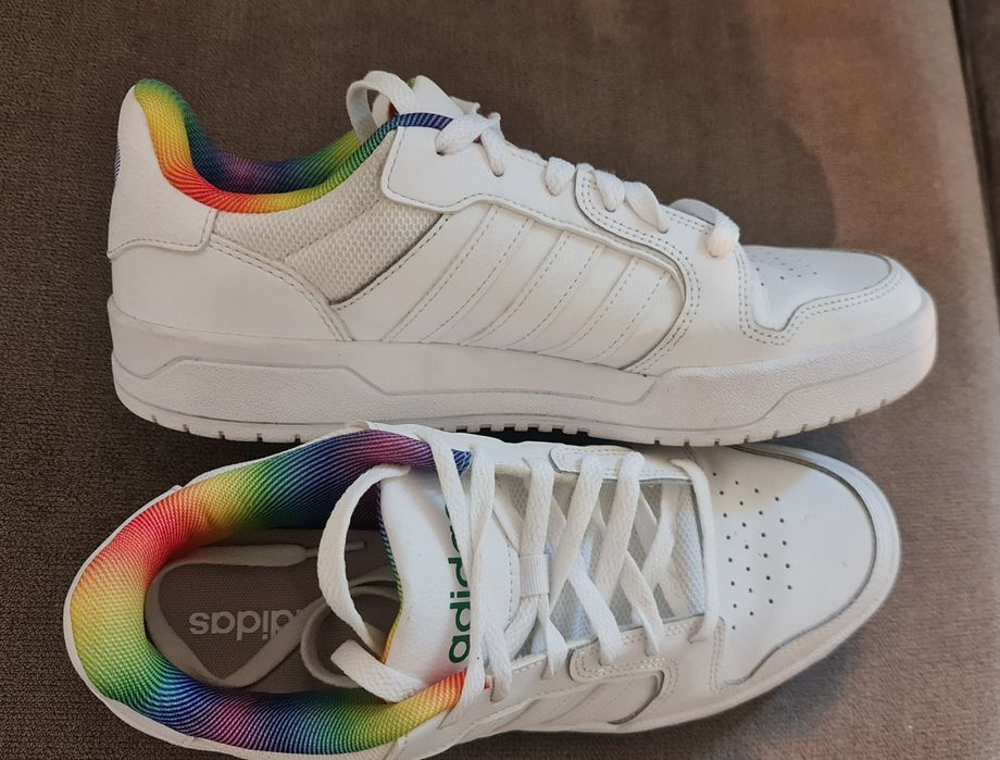 Pantofi sport Adidas albi, marimea 44