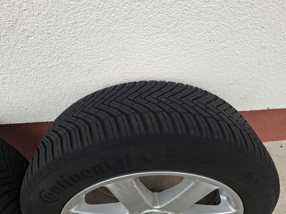 Anvelope Continental allseson Contact noi 215/60/17