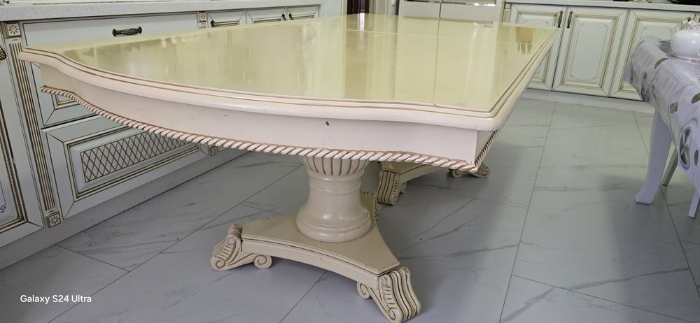 Продам обеденный стол большой со стульями