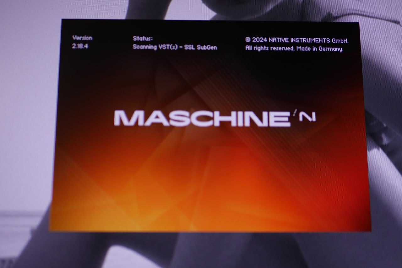 Maschine mk2, Controller,  Groovebox, Drum machine.