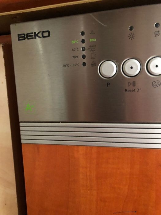 Masina de spalat vase BEKO DSN 4532 Fx