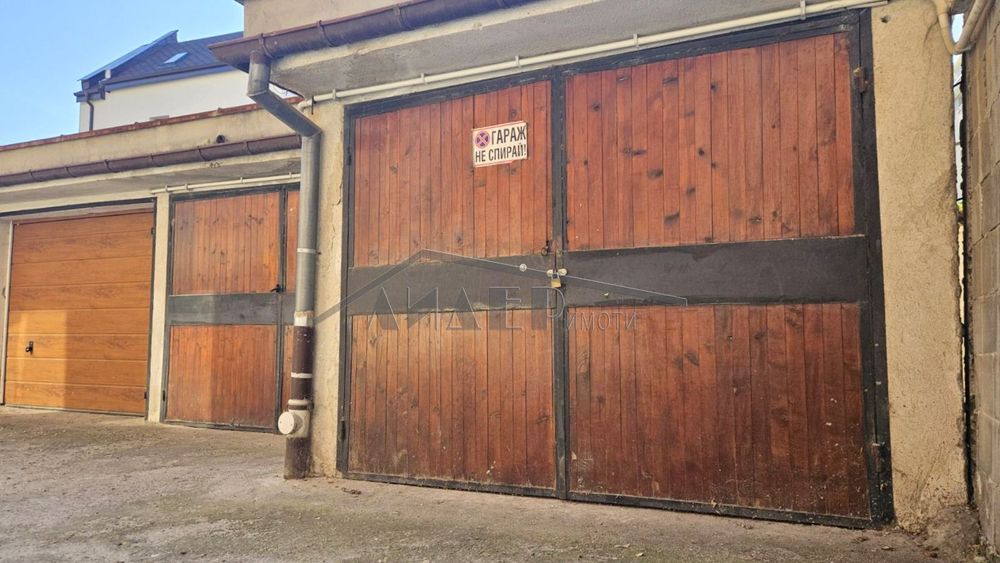 Гараж в кв. Кършияка, до ц. "Св. Иван Рилски" - 170 лв.