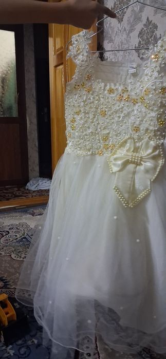 Bazm ko'ylak sotiladi