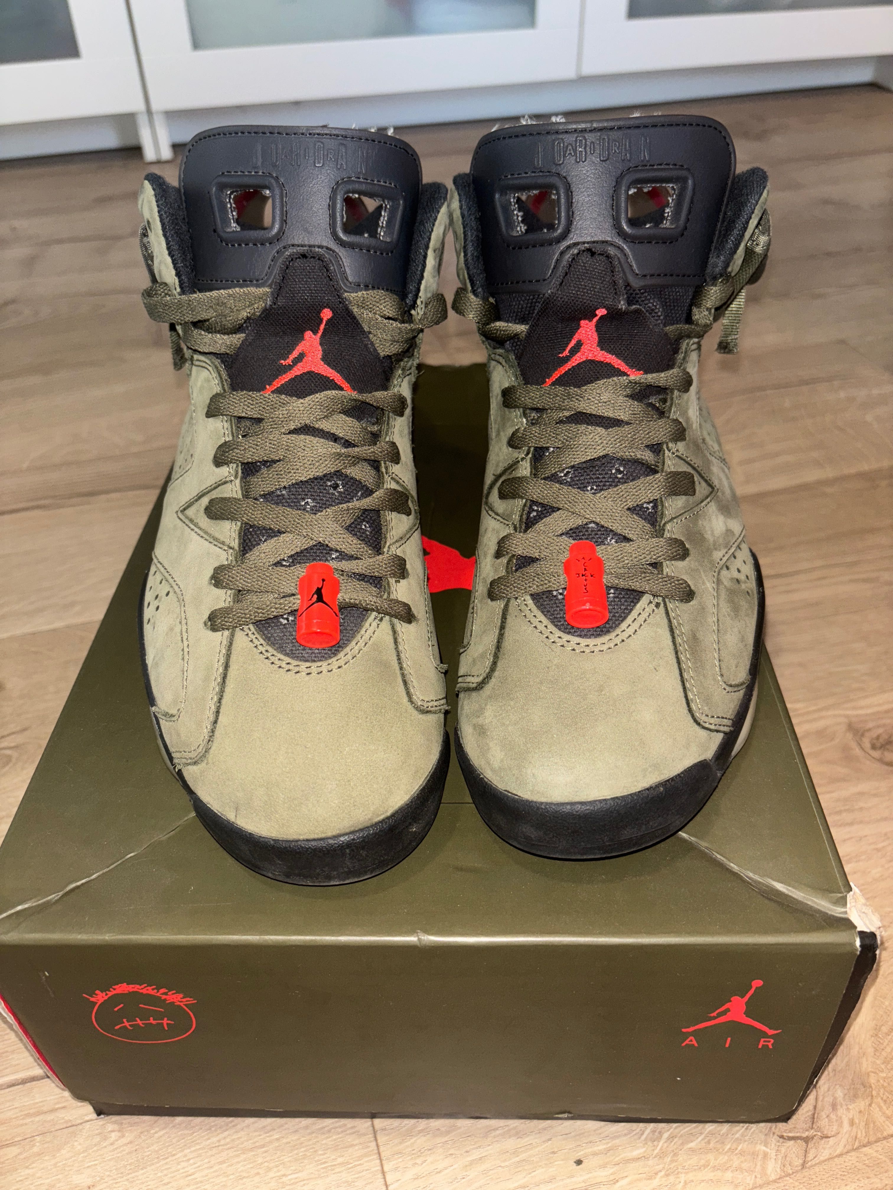 Air Jordan 6 Retro x Travis Scott Olive Green