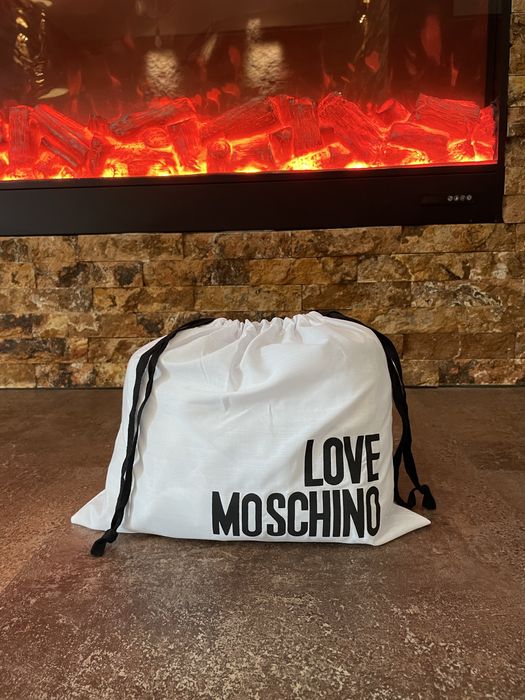 Love moschino чанта