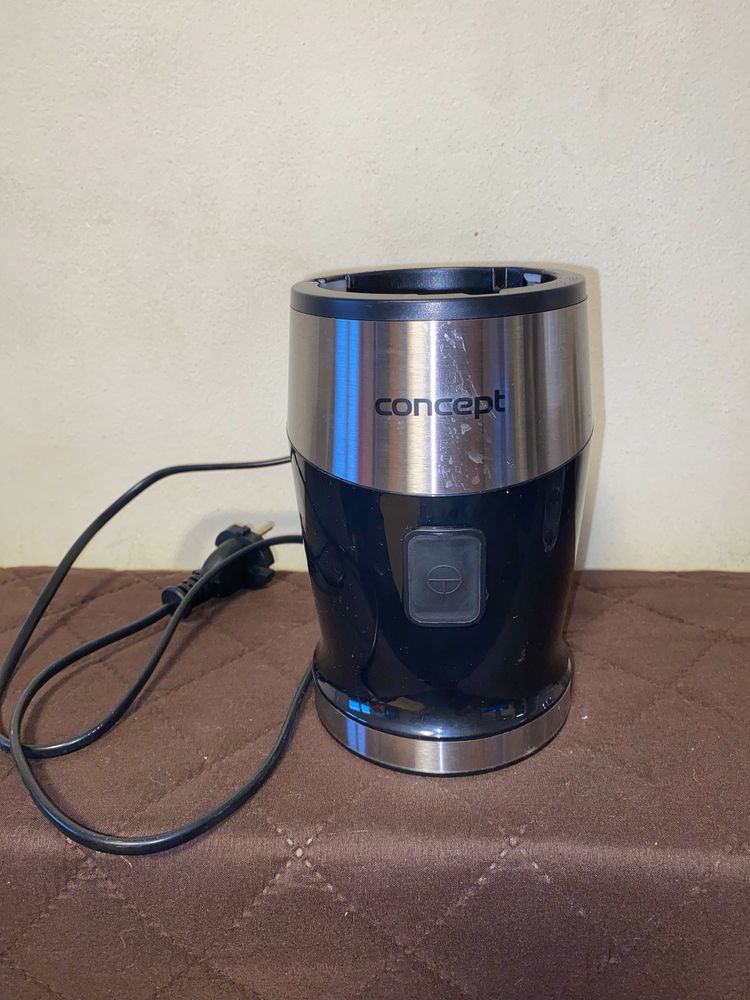 Concept - Blender smoothie Fresh&Nutri, cu accesorii, negru sm3390