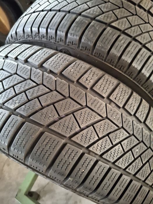 2 Anvelope de iarnă  205 55 r16 Continental