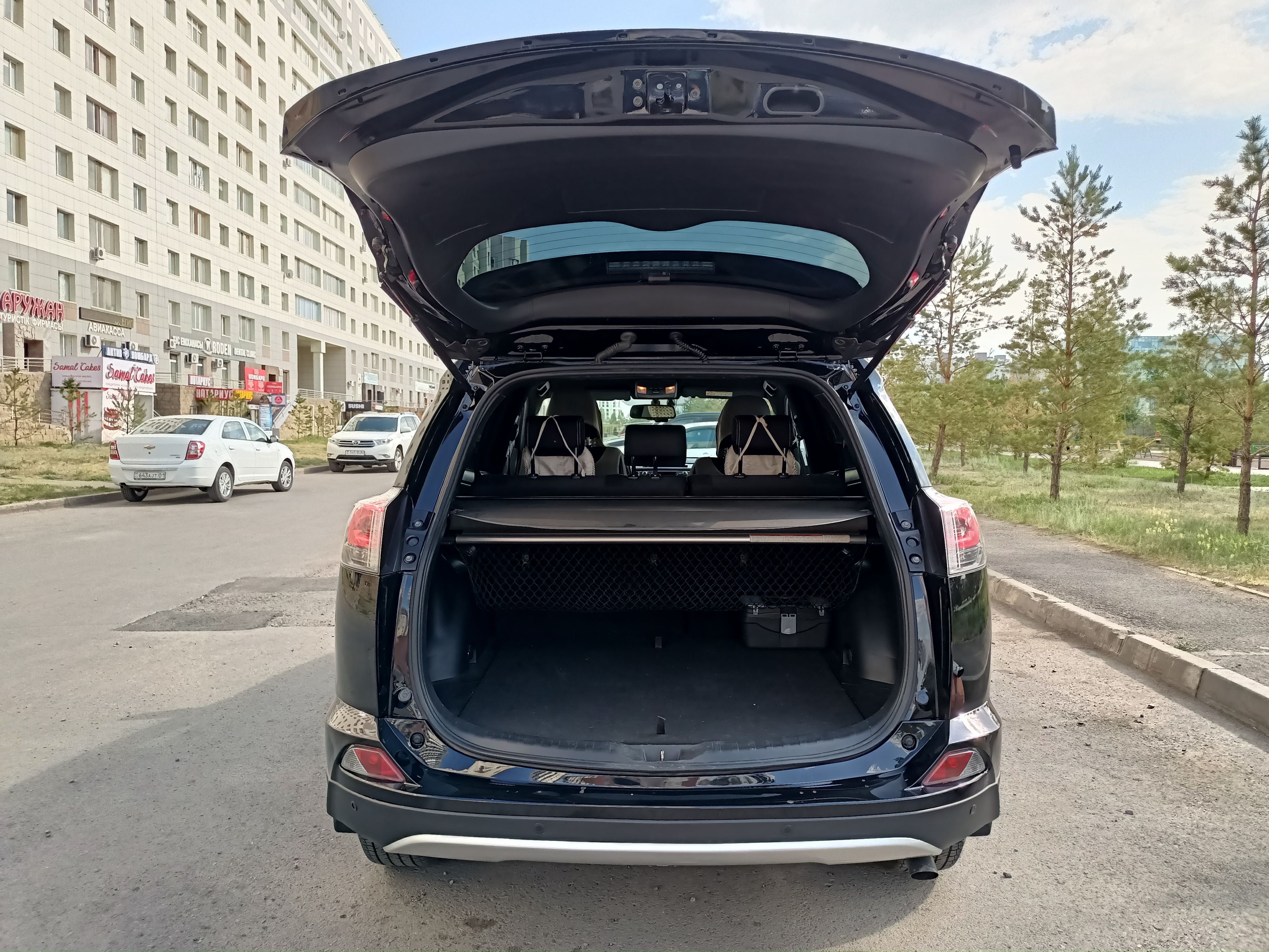 продам кроссовер Toyota RAV 4 2019 г.