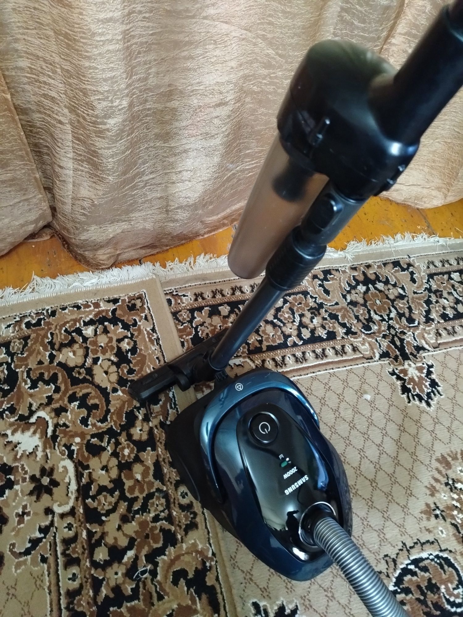 Самсунг на ручке управлением