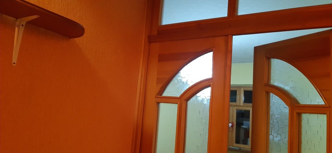 2 xona 3 xona qilingan uy ijaraga beriladi